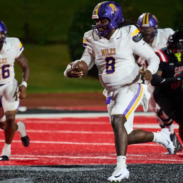 Golden Bears QB Mix Takes Care of Panthers