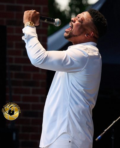 Music Icons Celebrate 40 Years of Hit Songs