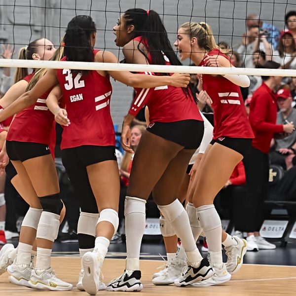 No. 6 Wisconsin Volleyball Sweeps No. 21 GA Tech