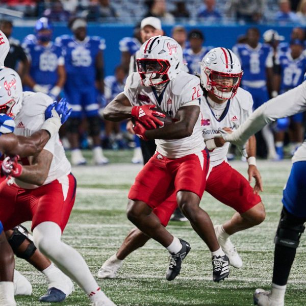 Big Plays and Jaguars’ Late Score Spoil Panthers Comeback