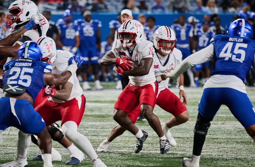 Big Plays and Jaguars’ Late Score Spoil Panthers Comeback