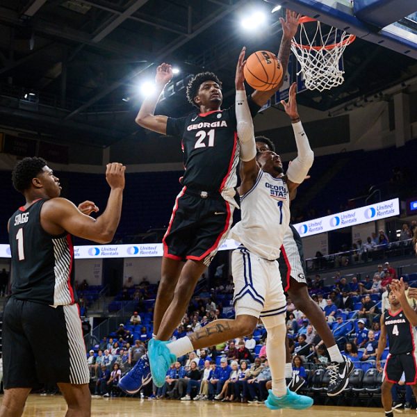 Bulldogs Edge Panthers for Exhibition Win