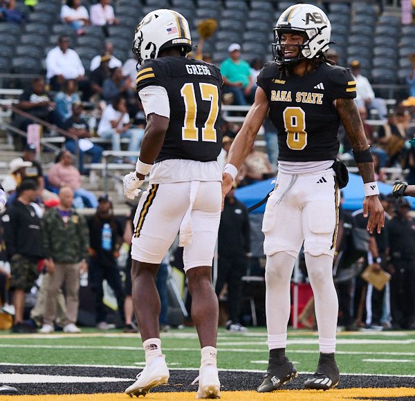 Smoot Throws 4TDs, Leads Bama State Over UAPB