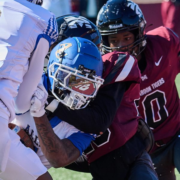 Yellow Jackets Block Tigers’ Ascent