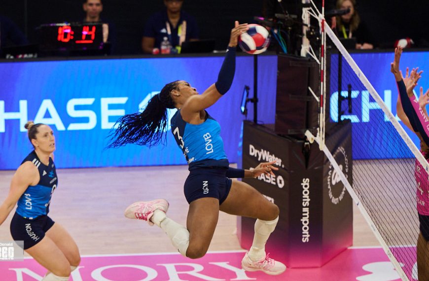 Houston Drops Atlanta in 4 Sets