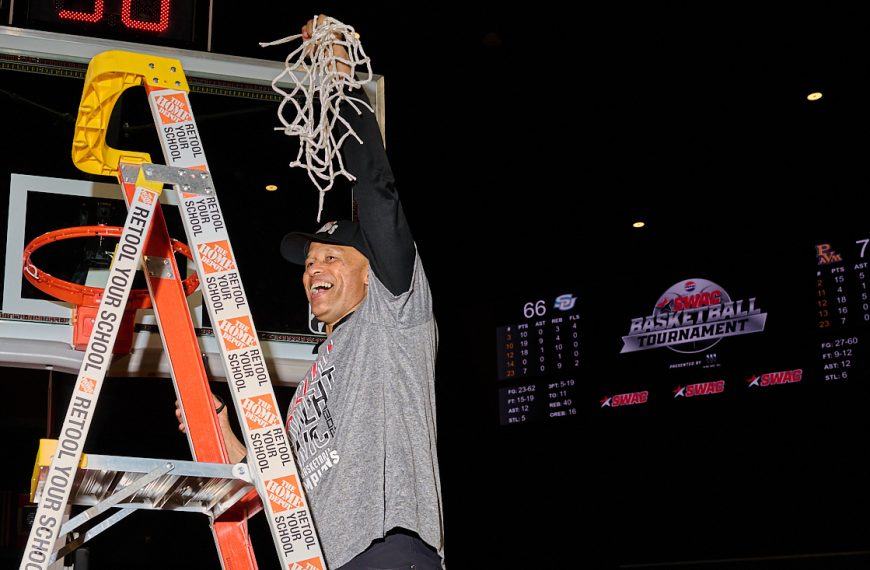 Prairie View A&M Holds On to Defeat Southern Win Title