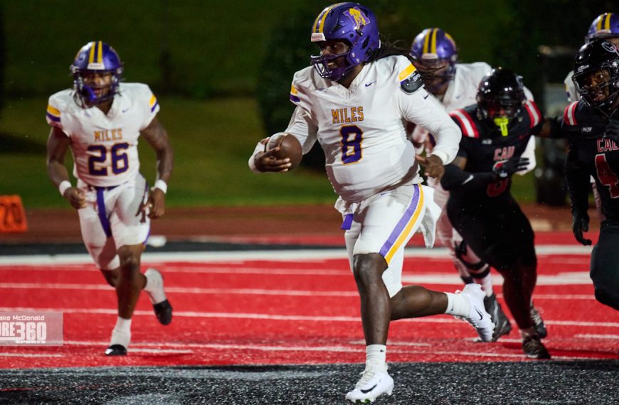 Golden Bears QB Mix Takes Care of Panthers